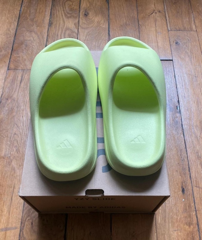 Adidas yeezy slide green glow (restock 2022/2023) HQ6447 2