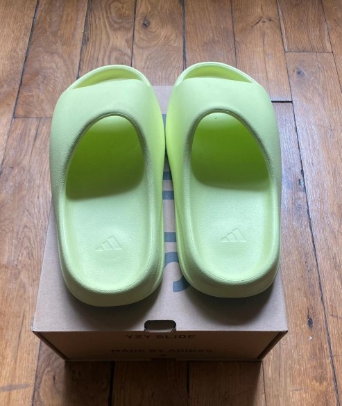 Adidas yeezy slide green glow (restock 2022/2023) HQ6447