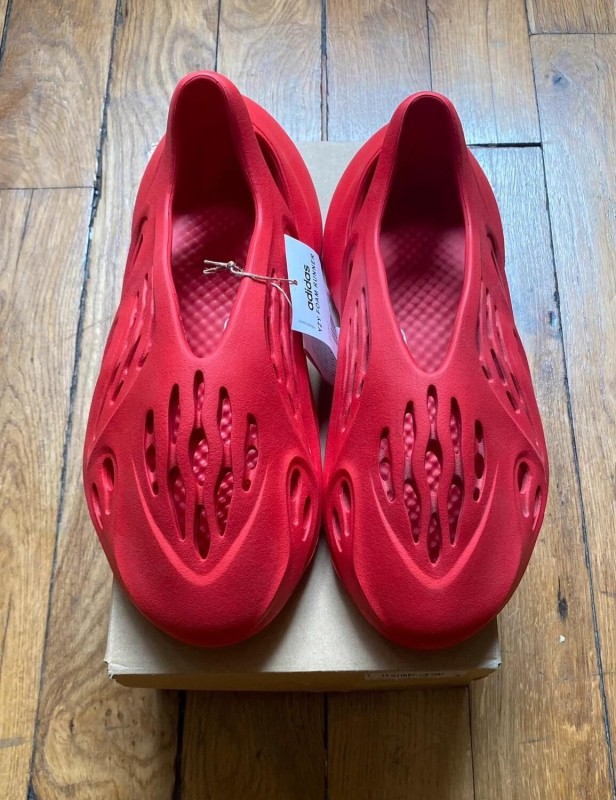 Adidas yeezy foam rnnr vermillon GW3355 2