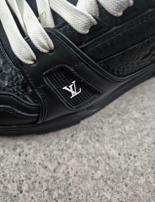 Basket Louis Vuitton LV Trainer taille 42 2