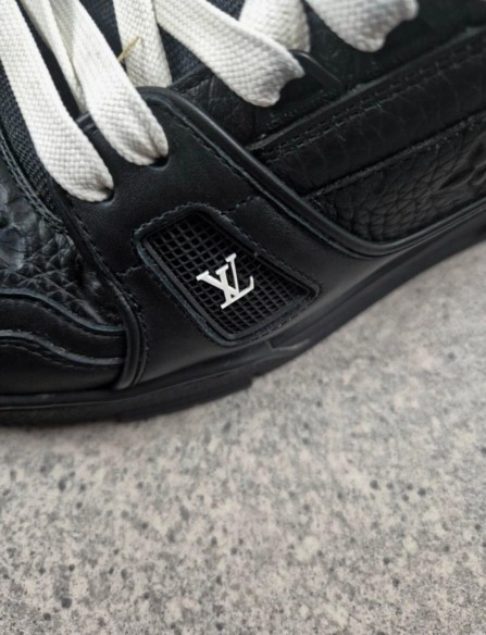 Basket Louis Vuitton LV Trainer taille 42