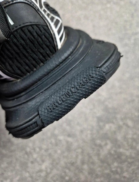 Sneakers Balenciaga 3XL taille 41