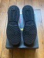 Jordan 1 mid black fire red (gs) 554725-079