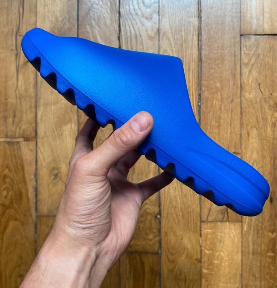 adidas yeezy slide azure ID4133