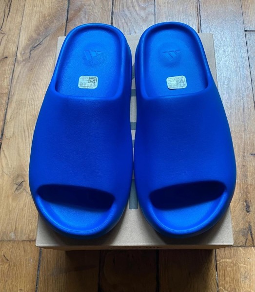 adidas yeezy slide azure ID4133