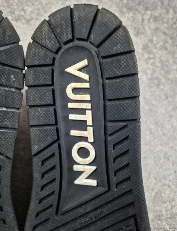 Basket Louis Vuitton LV Trainer taille 42 2