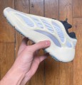 Adidas yeezy 700 v3 azael
