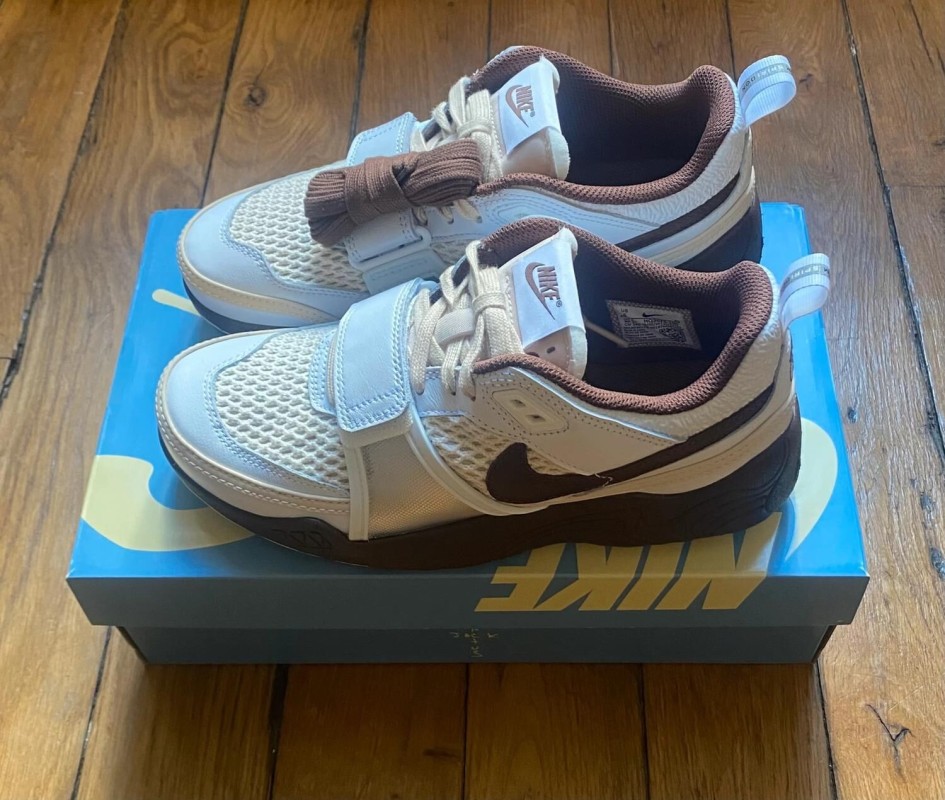 Nike zoom field Jaxx Travis scott Light chocolate 2