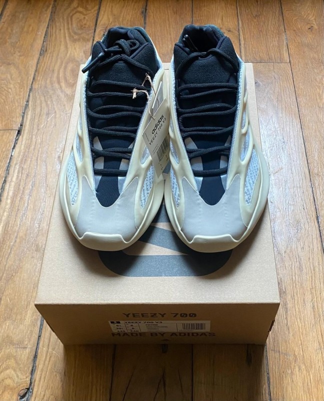 Adidas yeezy 700 v3 azael 2