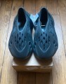 Adidas yeezy foam rnr carbon