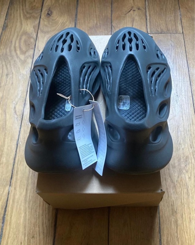 Adidas yeezy foam rnr carbon 2