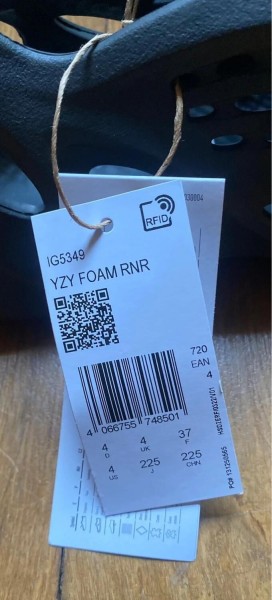 Adidas yeezy foam rnr carbon