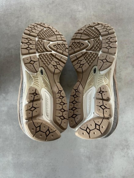 New balance 2002r driftwood brown sandstone grey