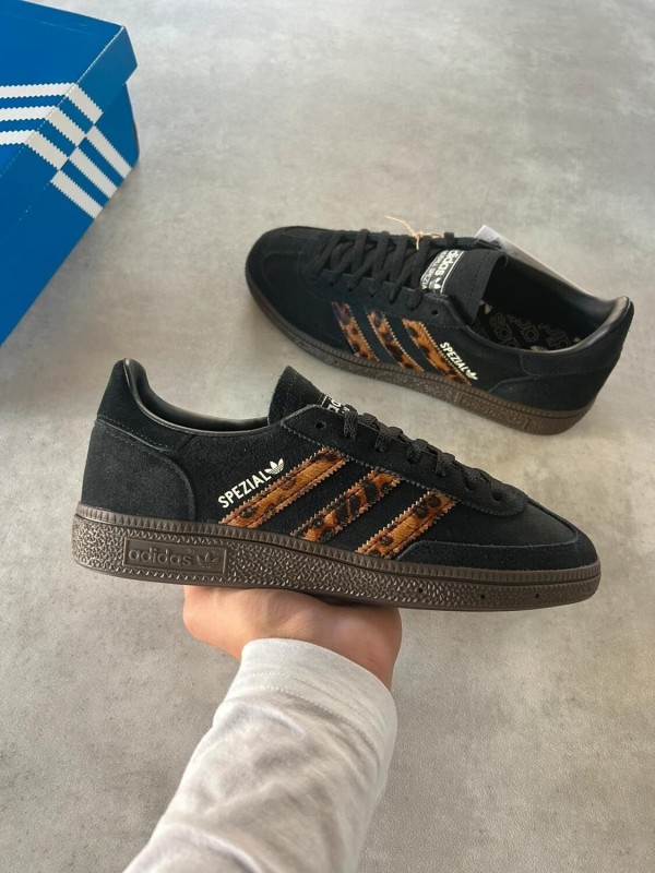 Adidas spezial core black leopard white