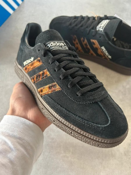 Adidas spezial core black leopard white