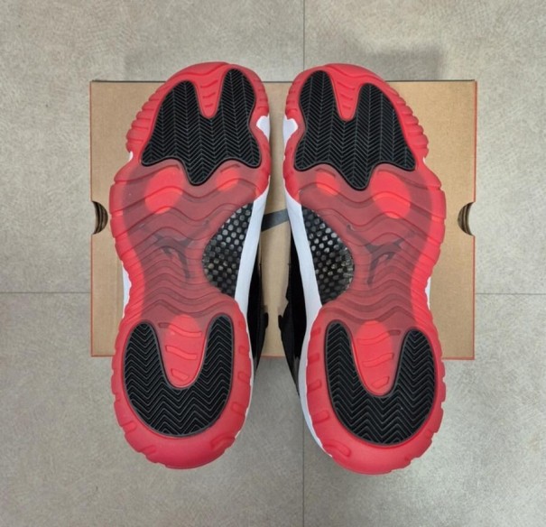 Jordan 11 Low "Bred" 2025