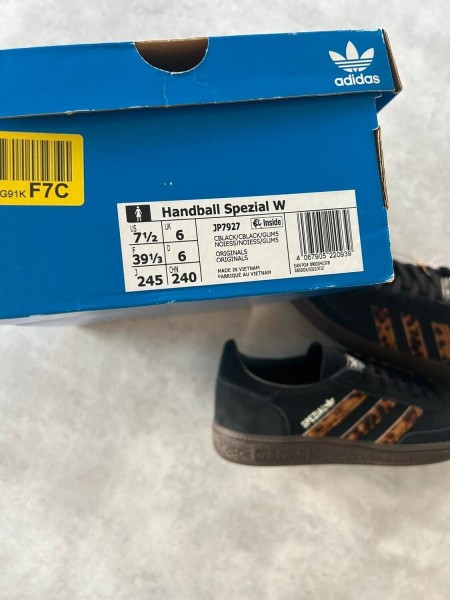 Adidas spezial core black leopard white