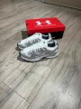 Ua Sola / under armour / silver / argenter / blanche / taille 39