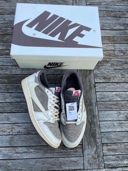Nike air jordan 1 low travis scott reverse mocha