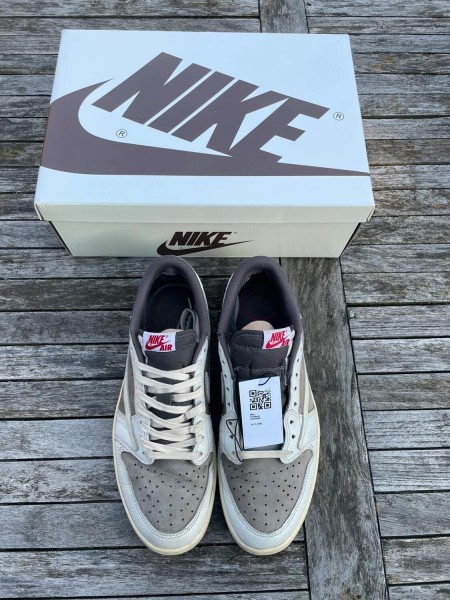 Nike air jordan 1 low travis scott reverse mocha