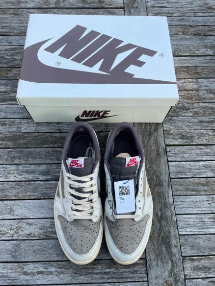 Nike air jordan 1 low travis scott reverse mocha