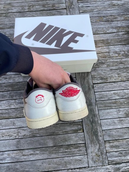 Nike air jordan 1 low travis scott reverse mocha