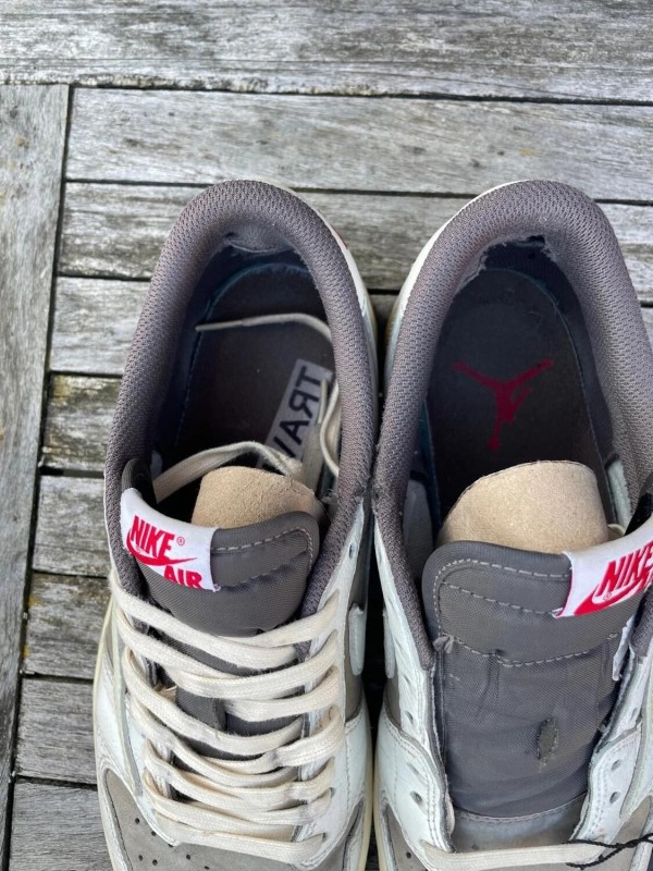 Nike air jordan 1 low travis scott reverse mocha 2