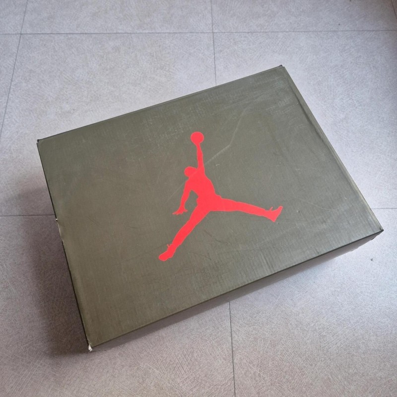 Jordan 6 x Travis Scott " Olive " 2