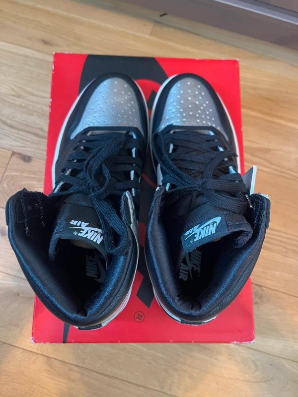 Jordan 1 retro silver taille 42 neuve 2
