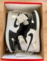 Jordan 1 retro silver taille 42 neuve