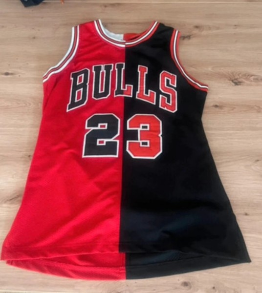 Jordan 1 Retro Homage to home (scarface) taille 42 comme neuve + débardeur Jordan taille 42