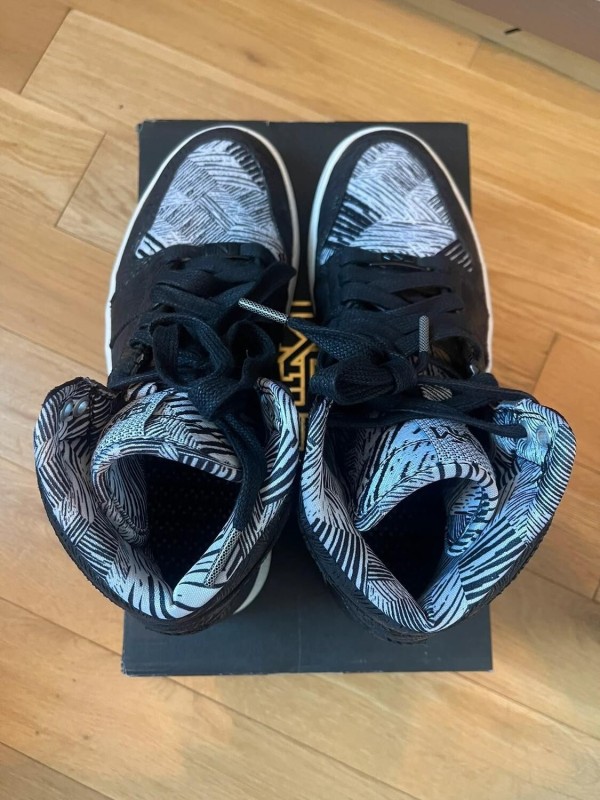 Jordan 1 Retro BHM (2015) taille 42 comme neuve 2