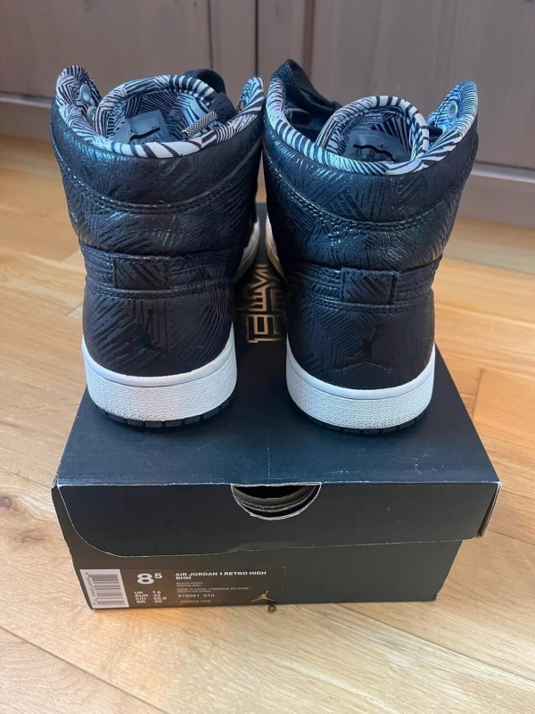 Jordan 1 Retro BHM (2015) taille 42 comme neuve 2