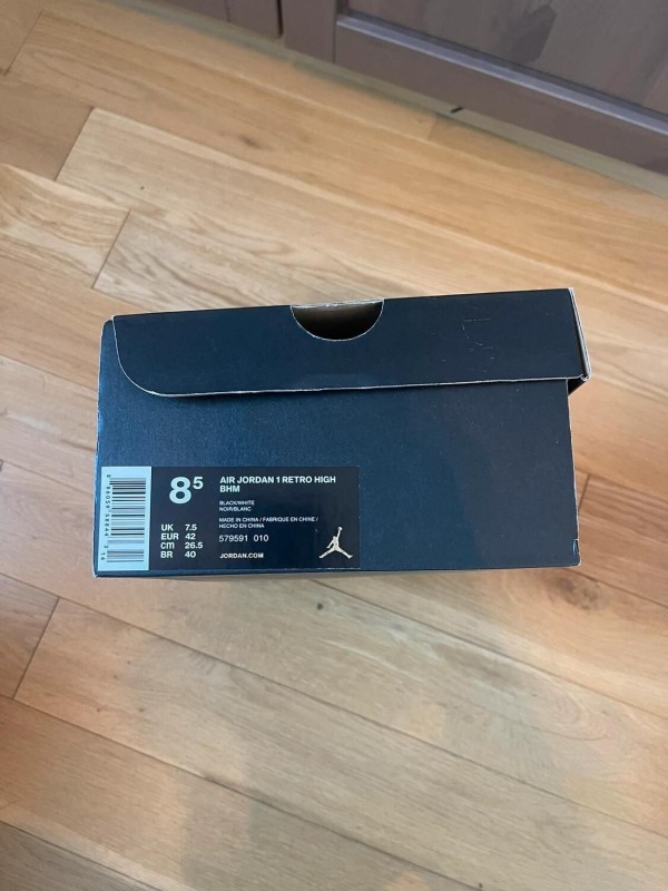 Jordan 1 Retro BHM (2015) taille 42 comme neuve 2