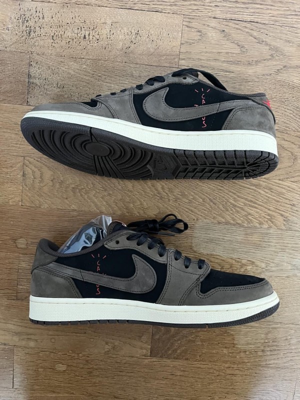 Jordan 1 Retro Low OG SP Travis Scott Mocha 2