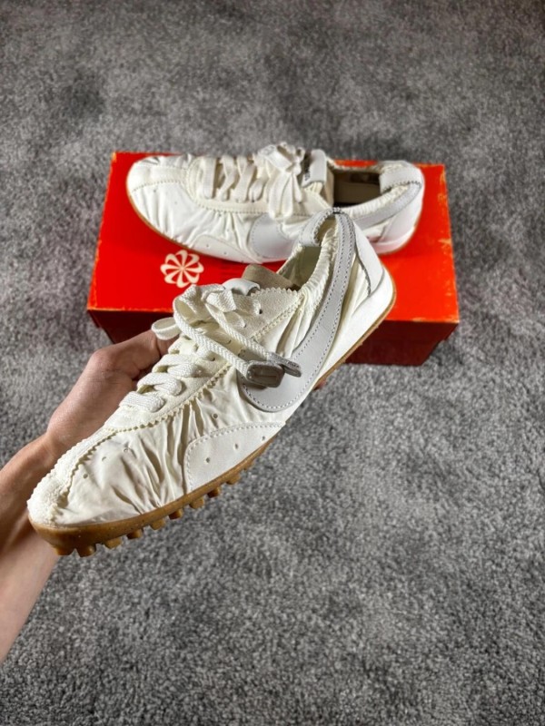 Nike Moon SP Jacquemus Soft Pearl White blanc crème - taille 39 2