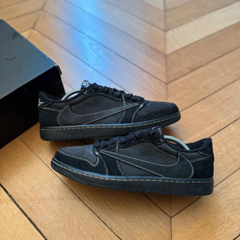 Jordan 1 low travis scott black phantom