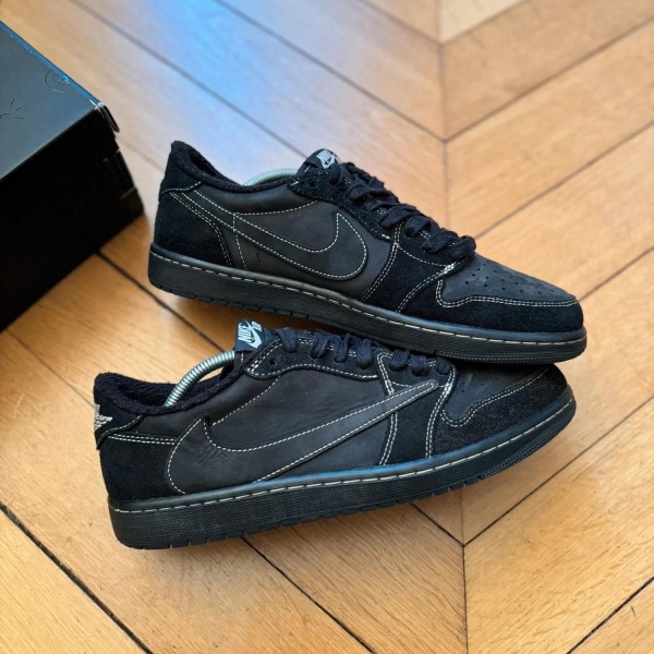 Jordan 1 low travis scott black phantom