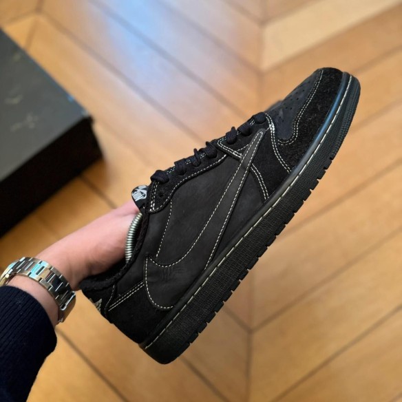 Jordan 1 low travis scott black phantom