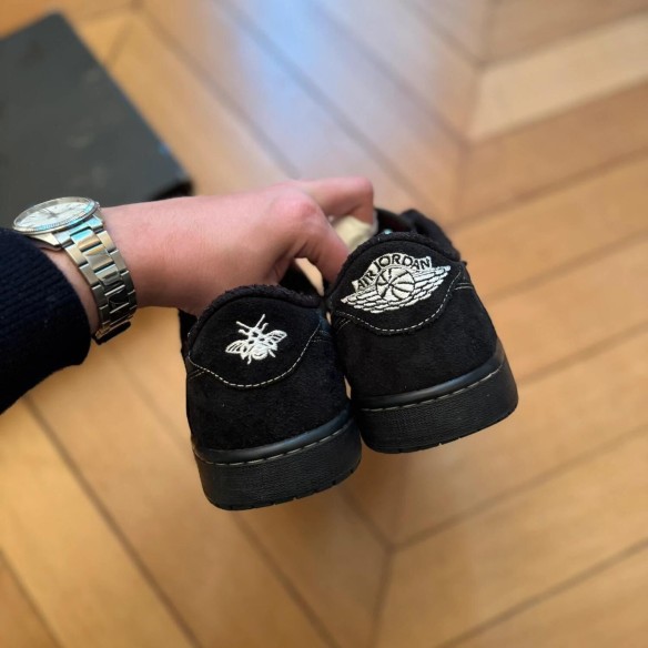 Jordan 1 low travis scott black phantom