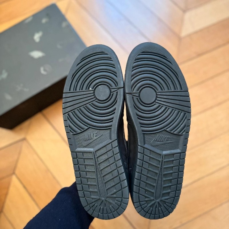 Jordan 1 low travis scott black phantom 2