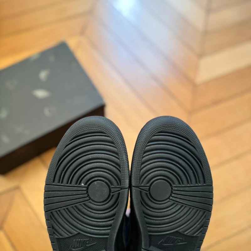 Jordan 1 low travis scott black phantom 2
