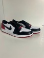 Nike air jordan 1 low black toe