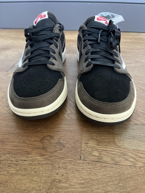 Jordan 1 Retro Low OG SP Travis Scott Mocha 2