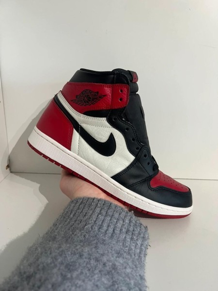 Nike air jordan 1 high bred toe