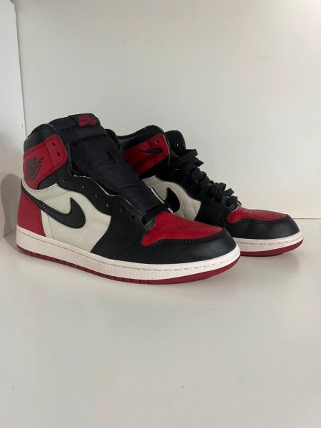Nike air jordan 1 high bred toe
