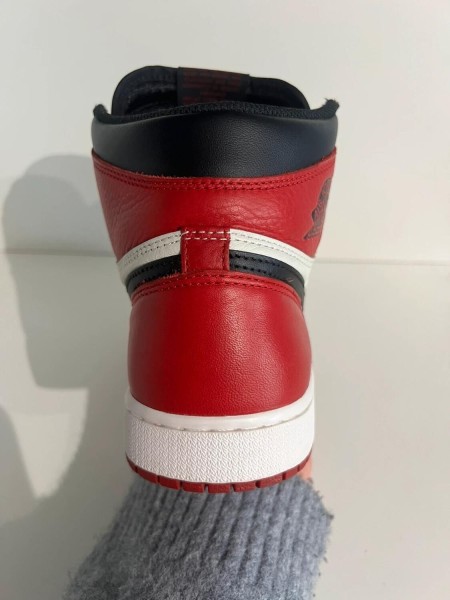 Nike air jordan 1 high bred toe