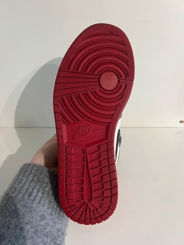 Nike air jordan 1 high bred toe 2