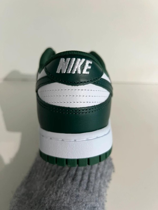 Nike dunk low Michigan State 2