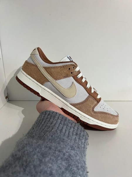 Nike dunk low medium curry
